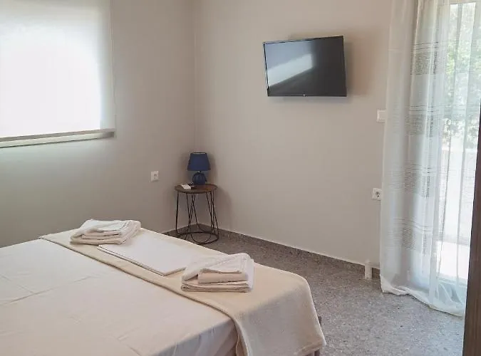 Red Apartment Vlikhón